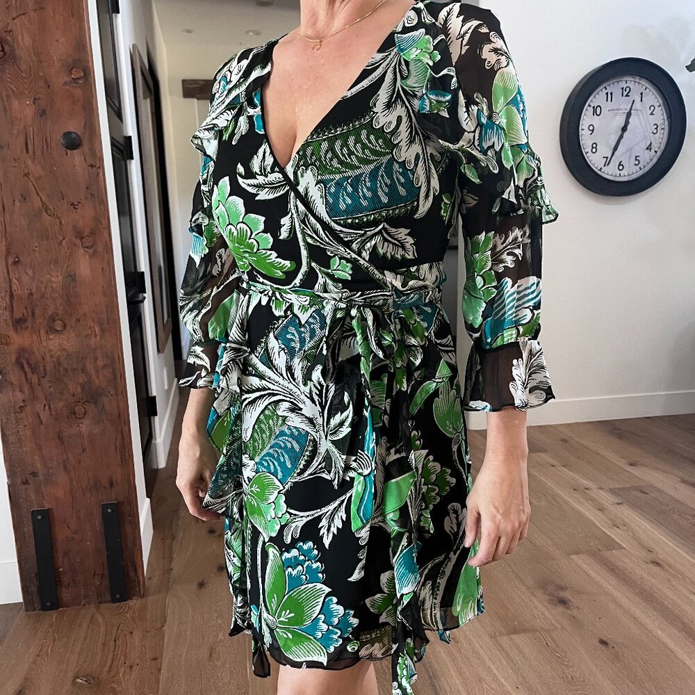 Diane von Furstenberg Silk Wrap Dress Size 8
